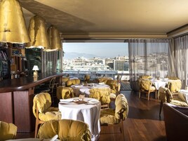 Breakfast, lunch, dinner served; Mediterranean cuisine 