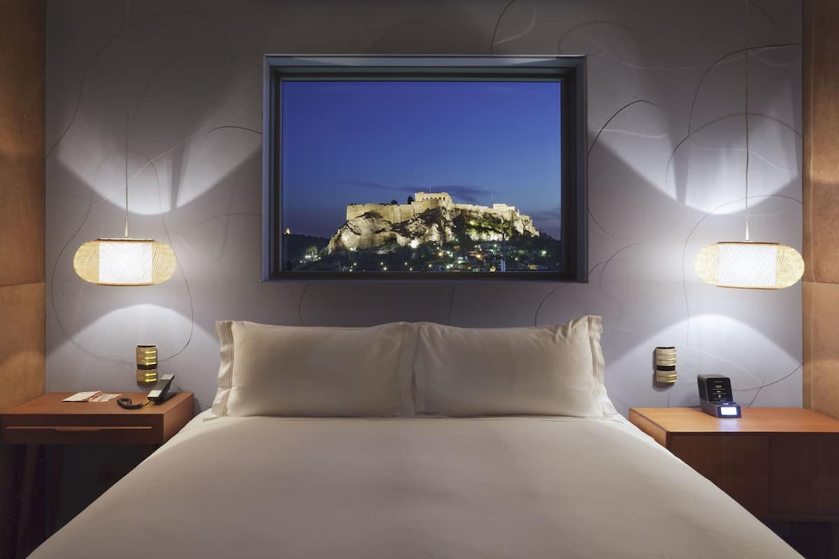 Acropolis Penthouse | Ropa de cama de alta calidad, edredón y minibar