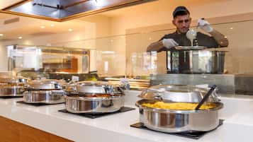 Free daily buffet breakfast
