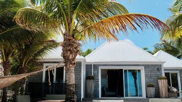 Suite, frente al mar | Terraza o patio