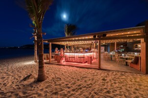 2 quầy bar/khu lounge, quán bar trên bãi biển