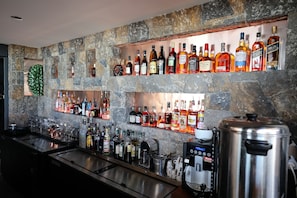 2 bars/lounges, beach bar