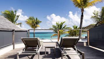 Deluxe Room, Sea View | Terrace/patio