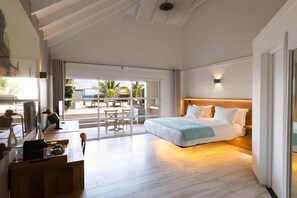 Quarto luxo, vista para o mar | Roupas de cama antialérgicas, frigobar, cofres nos quartos, escrivaninha