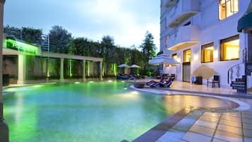 Outdoor pool
