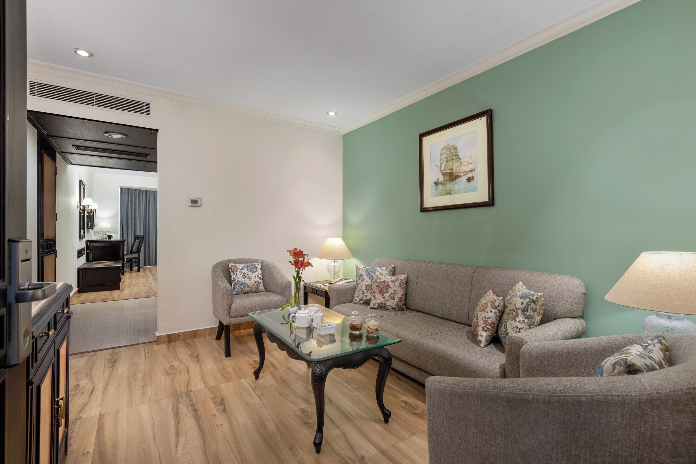 executive suite, 1 bedroom, sea view | living room | tv, pay films