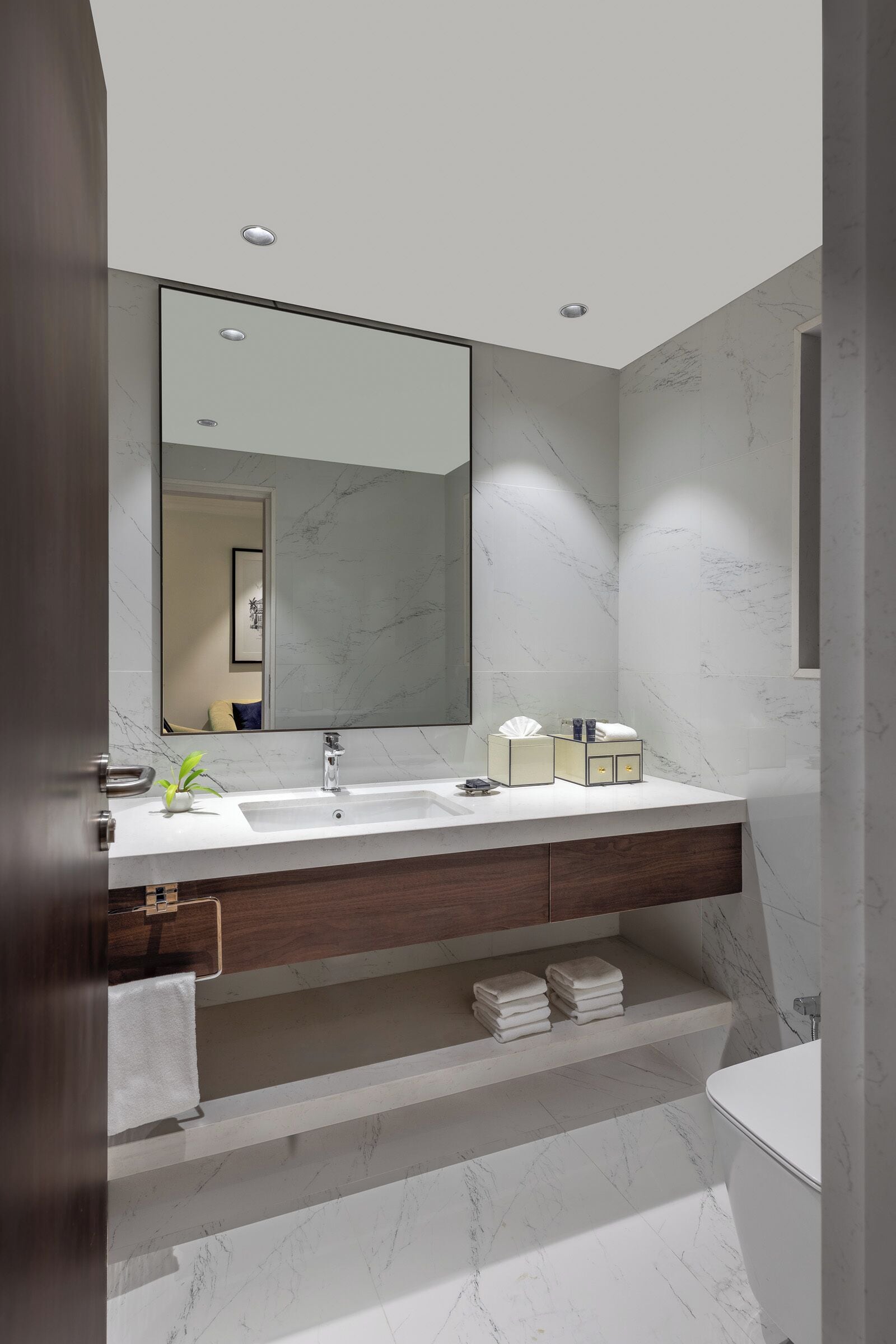 premium suite | minibar, in-room safe, desk, laptop workspace