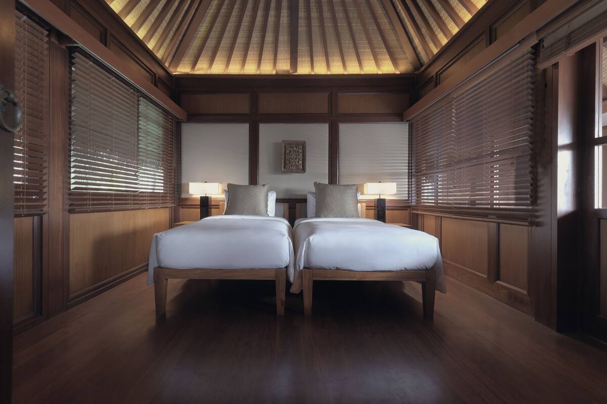 the beach house | premium bedding, free minibar, in-room safe, desk