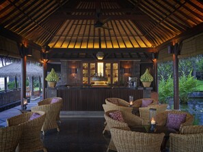 Poolside bar - The Legian Seminyak, Bali (Seminyak)