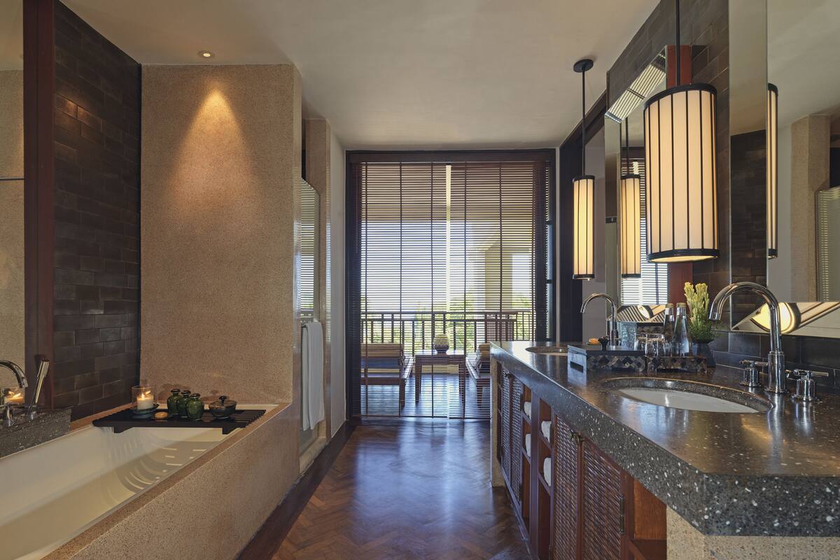 separate bathtub and shower, deep-soaking bathtub, rainfall showerhead