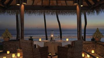 供应早餐和午餐,国际美食,泳池景观