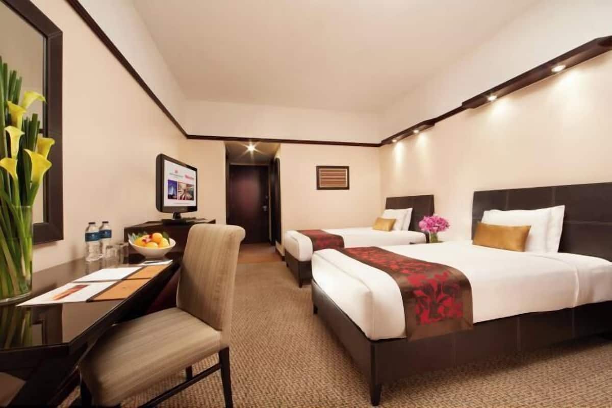 1 bedroom, in-room safe, desk, blackout curtains