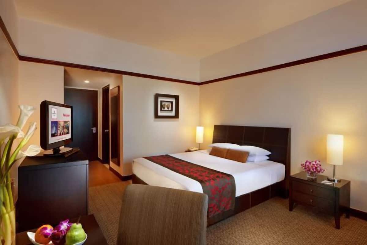 In-room safe, desk, blackout drapes, soundproofing