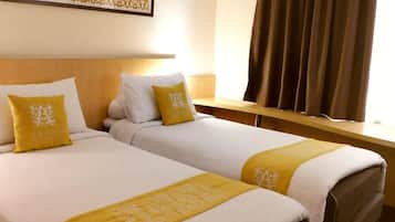 Desk, blackout drapes, iron/ironing board, free WiFi
