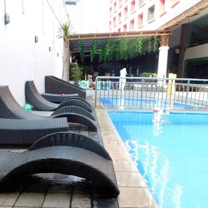 2 piscinas al aire libre
