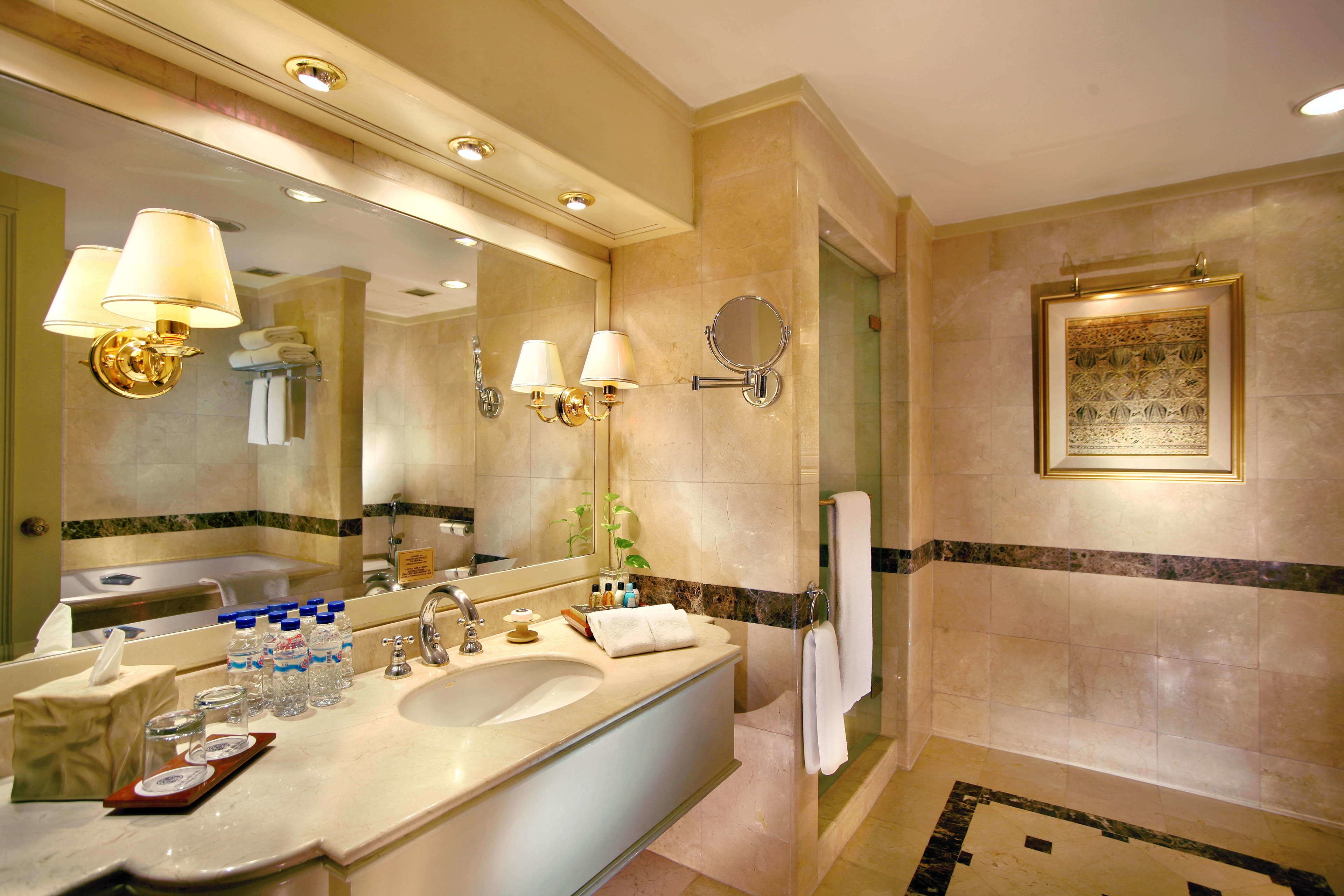 Club Suite, 1 Double Bed | Bathroom