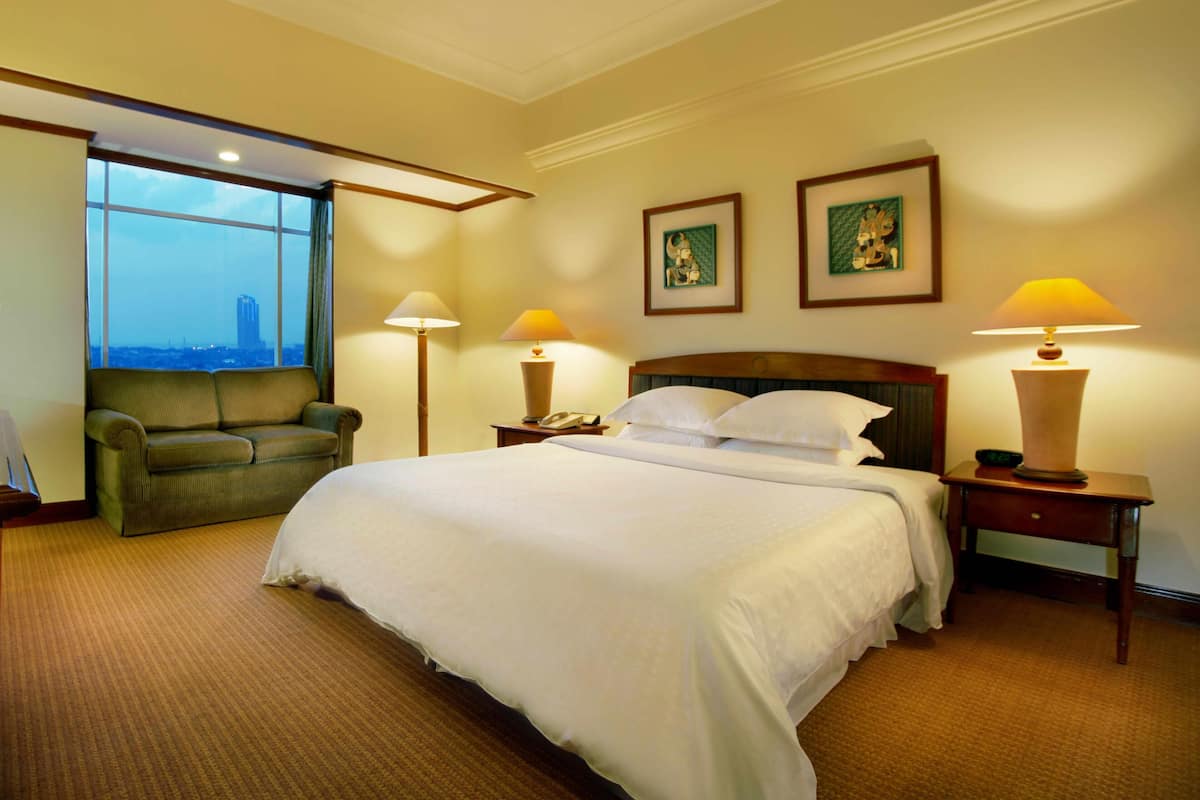 Standard (Premium Room) | Biancheria da letto di alta qualità, minibar, una cassaforte in camera