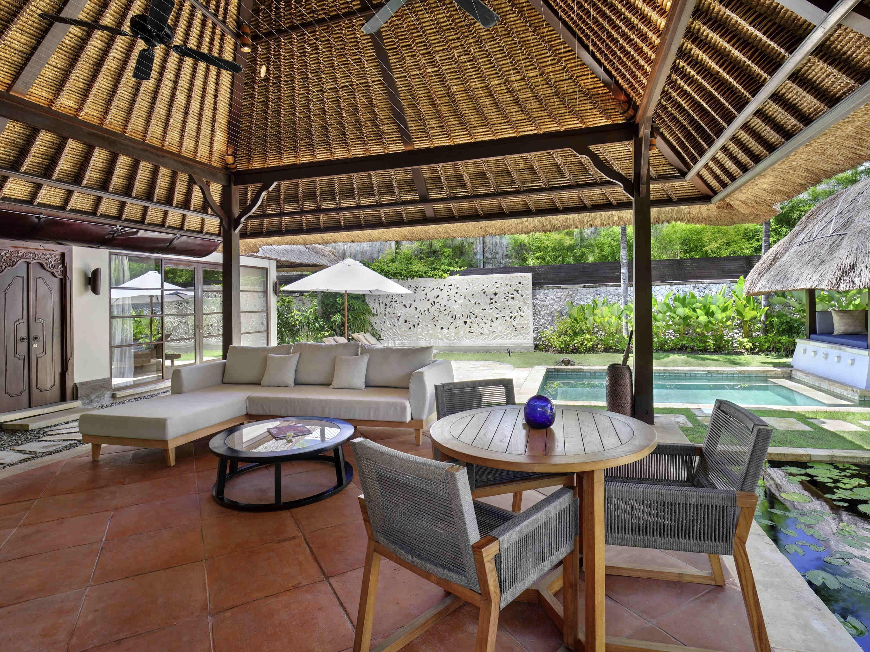 ヴィラ 1 ベッドルーム プライベートプール (Private Pool Beach Wing) | 羽毛の掛け布団、セーフティボックス (室内)、デスク、遮光カーテン