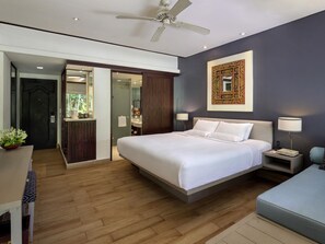 Down comforters, in-room safe, desk, blackout drapes
