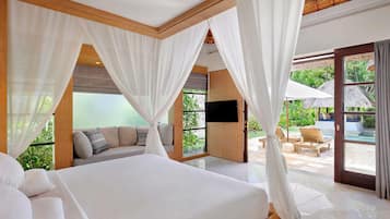 Down duvets, in-room safe, desk, blackout curtains