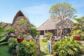 Beach Cabana, Beach Wing, Garden View | 1 bedroom, down comforters, in-room safe, desk