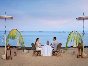 3 restaurants; ze serveren er ontbijt, lunch en diner 
