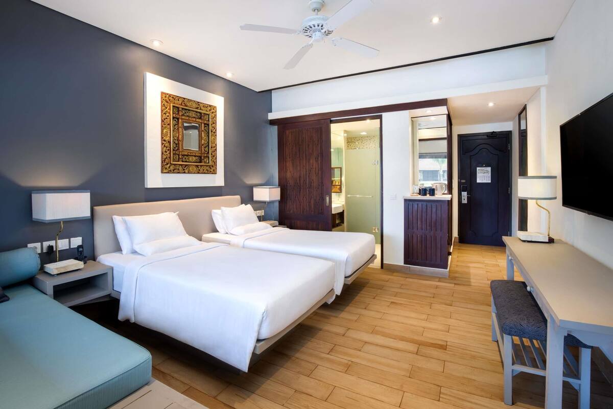 1 bedroom, down duvets, in-room safe, desk