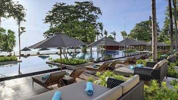 3 outdoor pools, open 7:00 AM to 6:00 PM, free pool cabanas