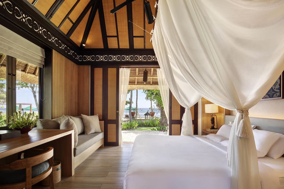 Beach Cabana, Beach Wing, vue océan | 1 chambre, couette en duvet d'oie, coffres-forts dans les chambres