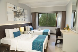 In-room safe, blackout curtains, iron/ironing board, free WiFi - Prime Plaza Suites Sanur - Bali (Denpasar)