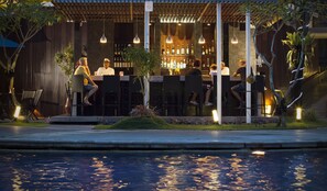 Poolside bar