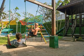 Children’s play area – outdoor
