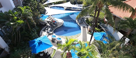 2 outdoor pools, open 9:00 AM to 9:00 PM, sun loungers