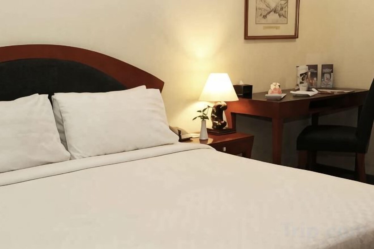In-room safe, desk, rollaway beds (surcharge), WiFi (free)