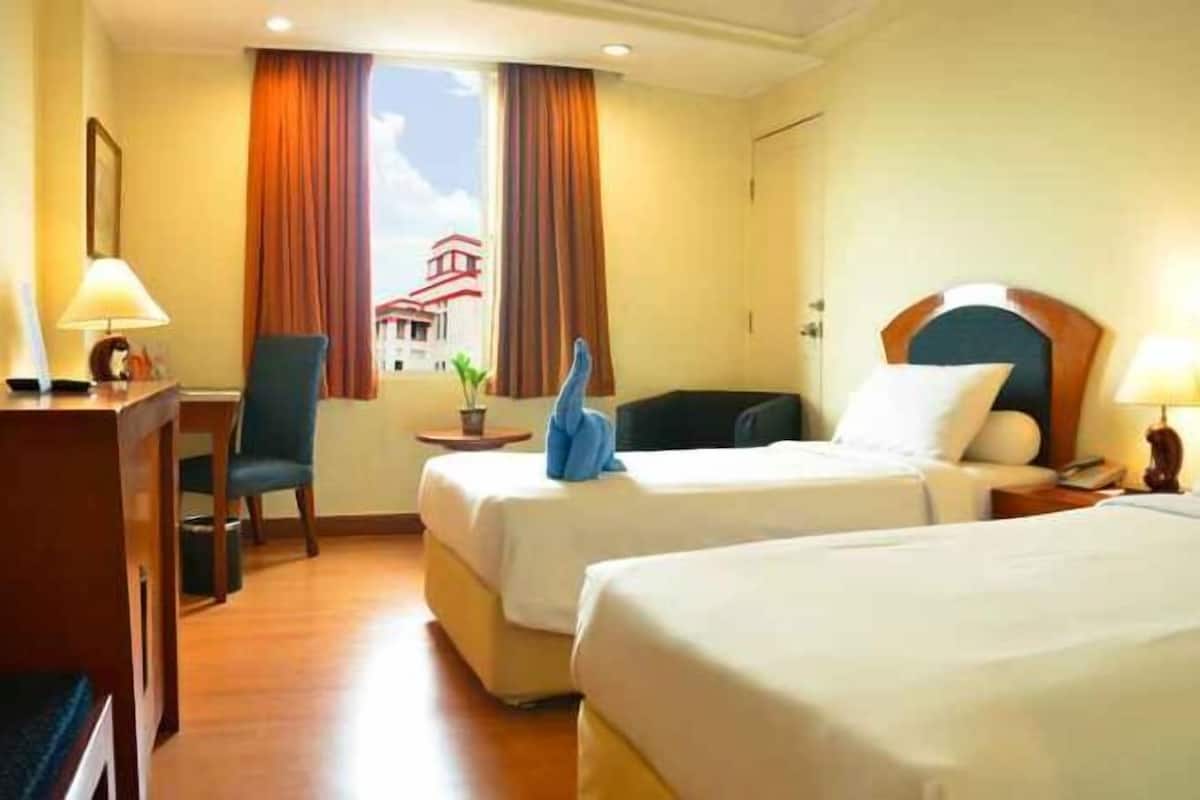 In-room safe, desk, rollaway beds, free WiFi