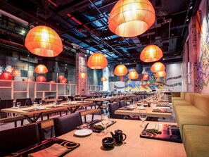 3 Restaurants, Frühstück, Mittagessen, Abendessen, internationale Küche