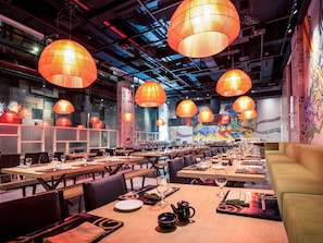 3 Restaurants, Frühstück, Mittagessen, Abendessen, internationale Küche