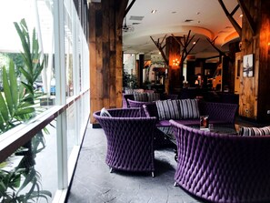 Lobby-Lounge