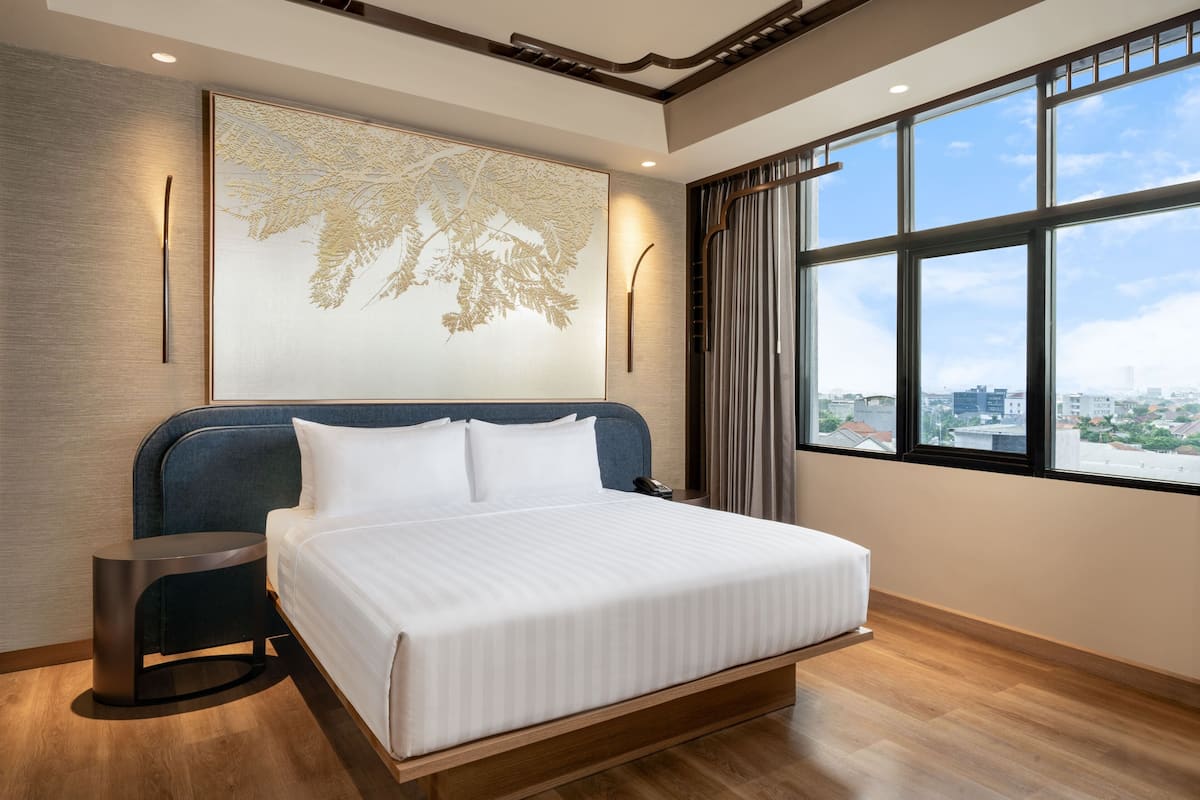 Privilege, Suite, 1 King Bed with Sofa bed | Premium bedding, free minibar, in-room safe, desk