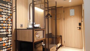 Privilege, Habitación con 2 camas individuales, 2 camas individuales, vistas a la ciudad | Ropa de cama de alta calidad y minibar con artículos gratuitos