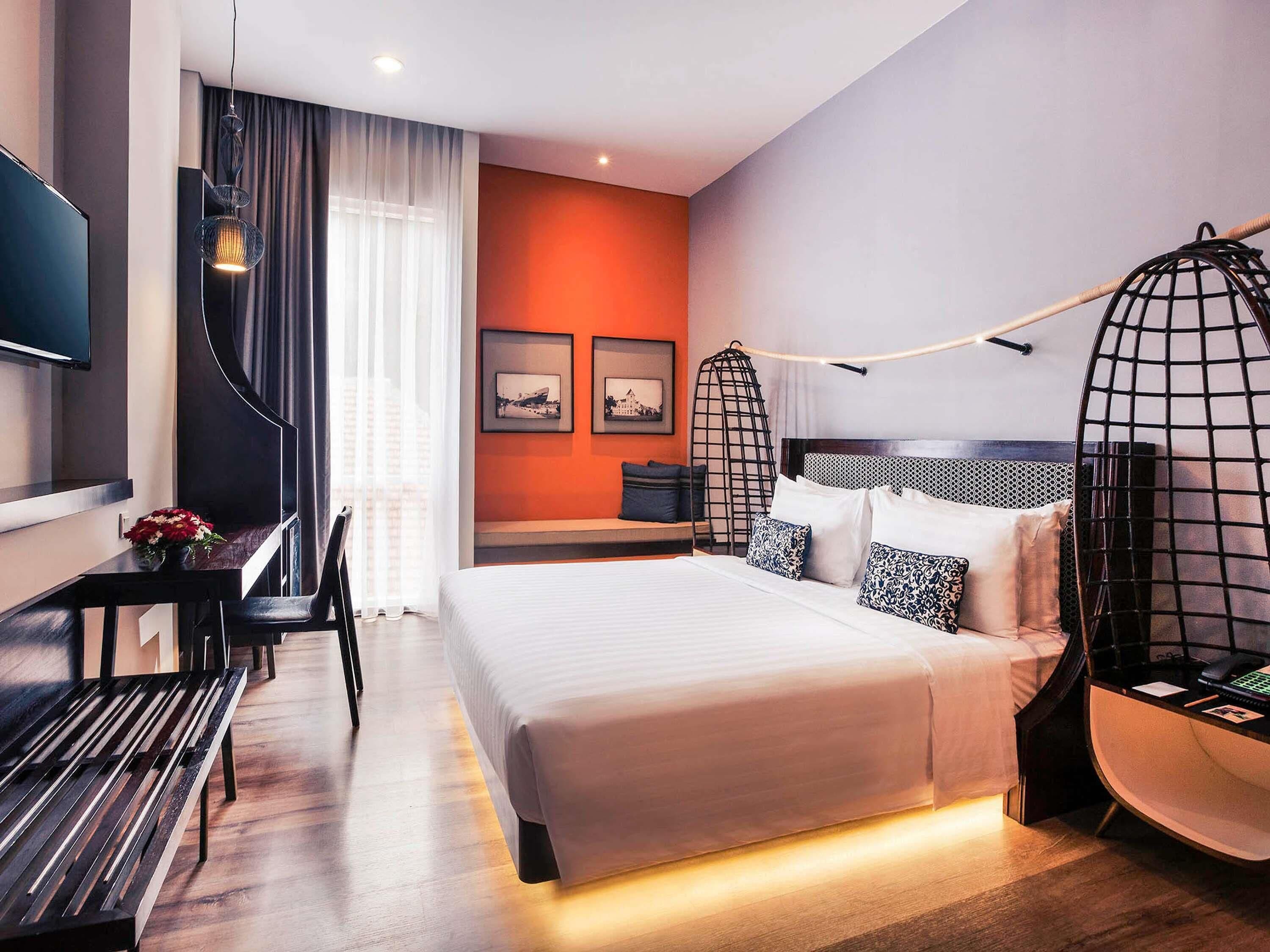 Ropa de cama de alta calidad y minibar con artículos gratuitos 