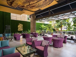 3 restaurantes; se sirve desayuno, almuerzo, cena y brunch