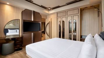 Privilege, Suite, 1 King Bed with Sofa bed | Premium bedding, free minibar, in-room safe, desk