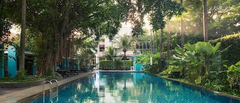 Outdoor pool, sun loungers