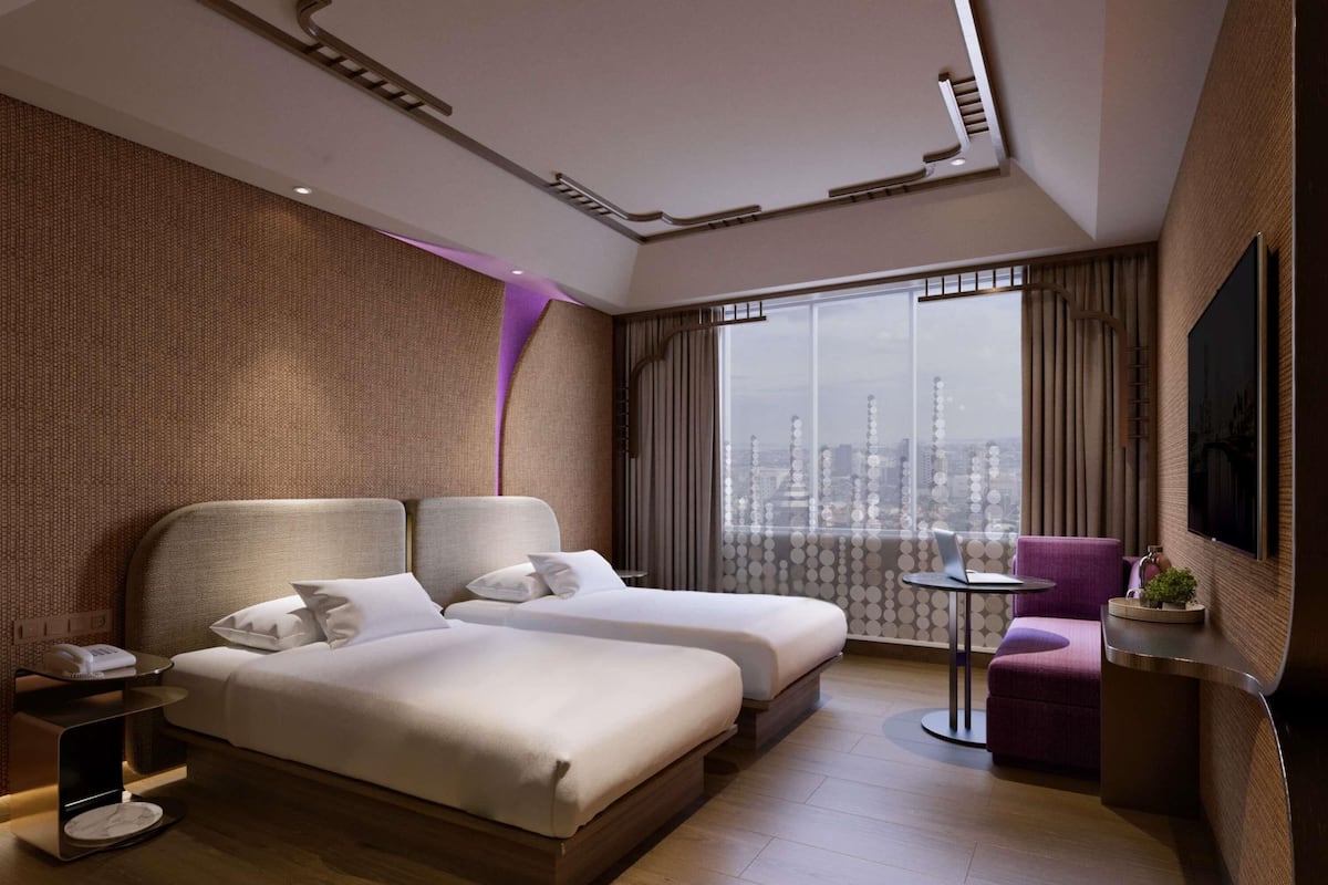 Privilege, Twin Room, 2 Twin Beds, City View | Premium bedding, free minibar, in-room safe, desk