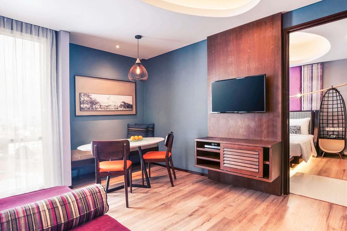 Suite Deluxe, 1 cama King size | Ropa de cama de alta calidad y artículos del minibar gratis