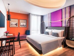 Ropa de cama de alta calidad y minibar con artículos gratuitos
