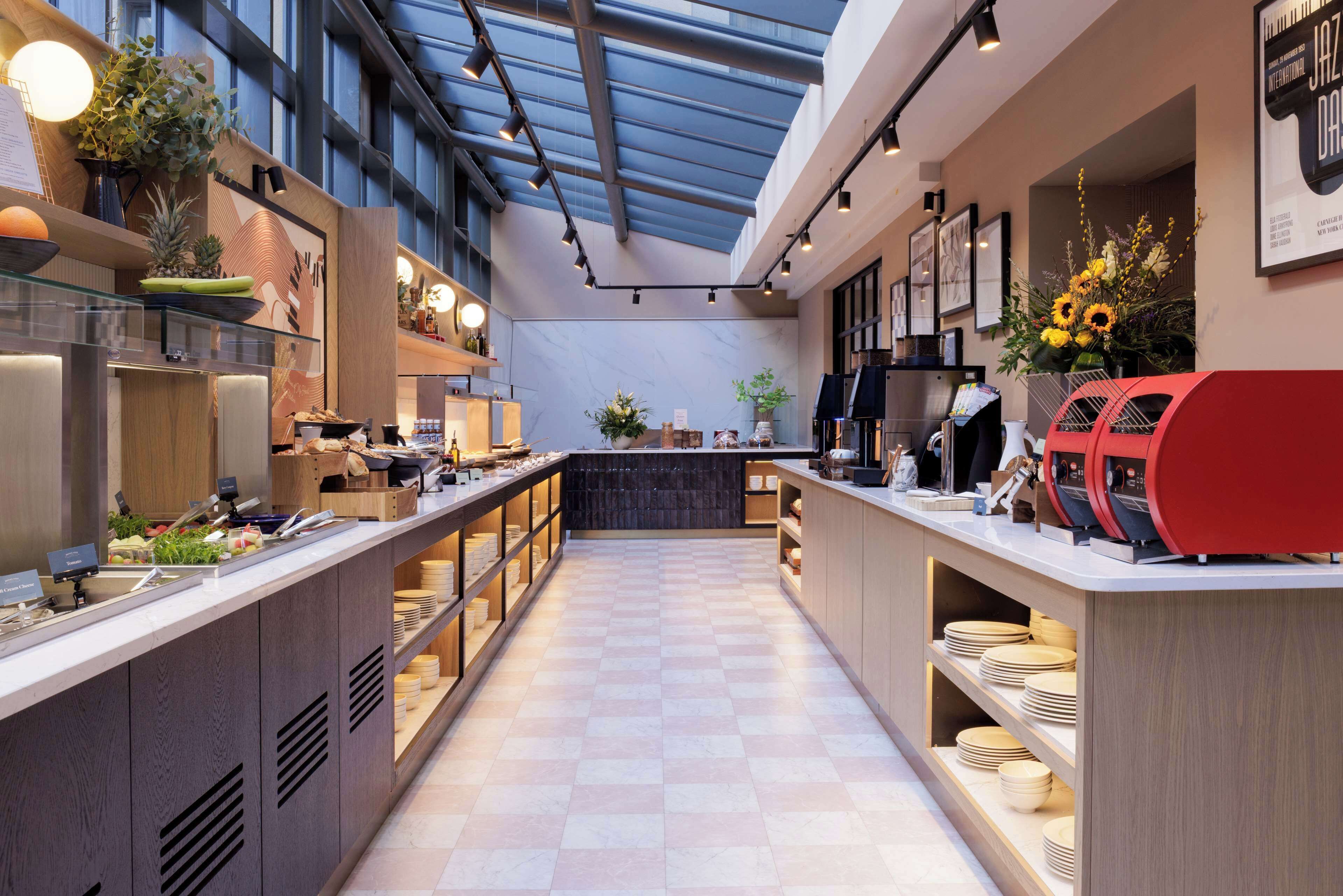 فطور كامل يوميًا مقابل رسوم