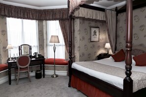 Superior Room | Desk, laptop workspace, free WiFi - Butlers Townhouse (Dublin)