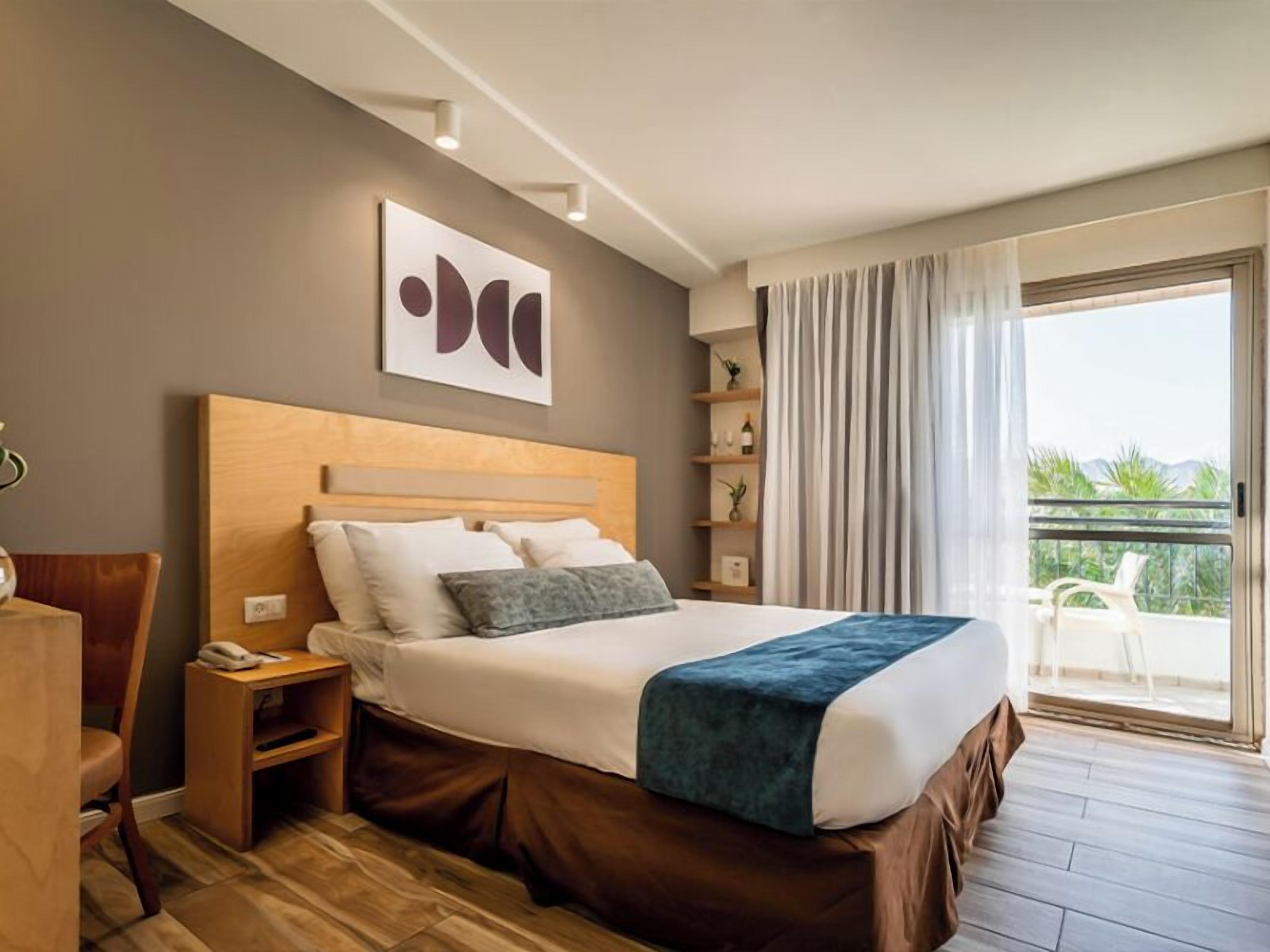 Standard Room | Select Comfort beds, in-room safe